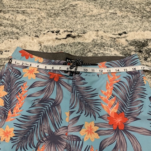 Old Navy size 32, Hurley size 32 - Picture 12 of 16